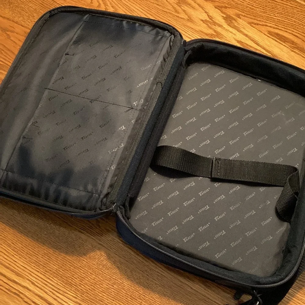 Targus, Softside briefcase, laptop, overnighter.